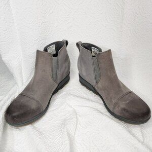 Sorel Women's Waterproof Evie II lined sz 9.5 gray leather pull on bootie